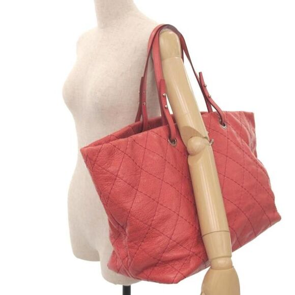 Chanel On The Road Tote Red - Picture 8 of 8